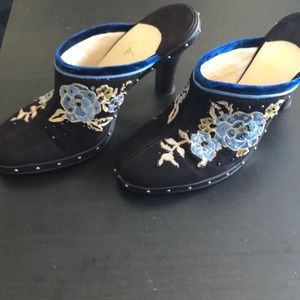 BOHO Style  COLE HAAN APPLIQUED MULES
